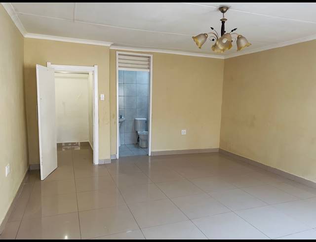 1 bed property to rent in HIGHLANDS NORTH